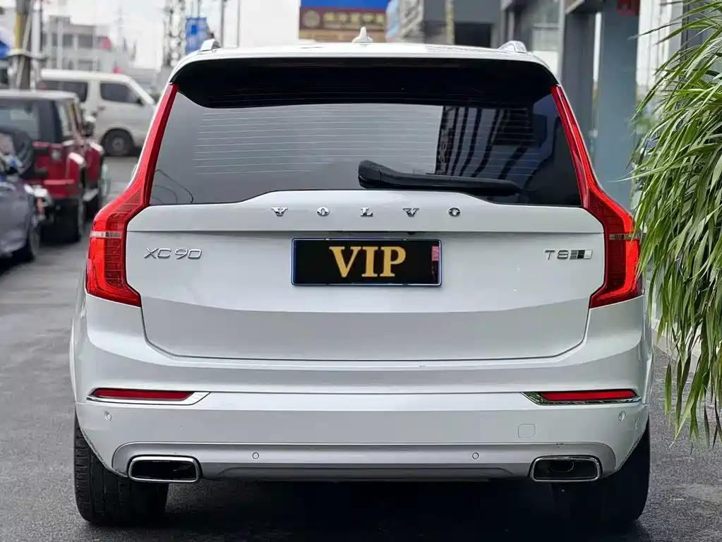 Volvo XC90 PHEV — миниатюра 8