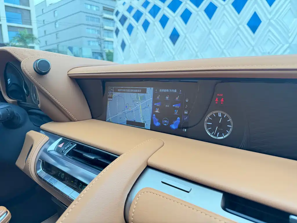 Lexus LC — миниатюра 16