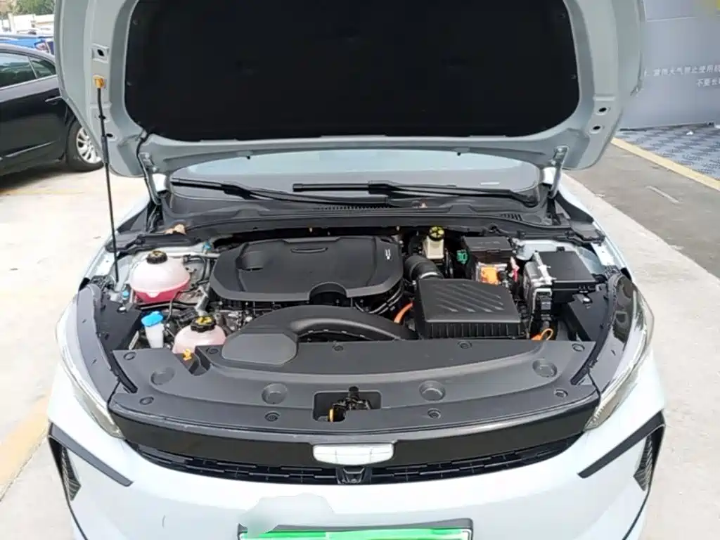 Geely L HiP — миниатюра 20