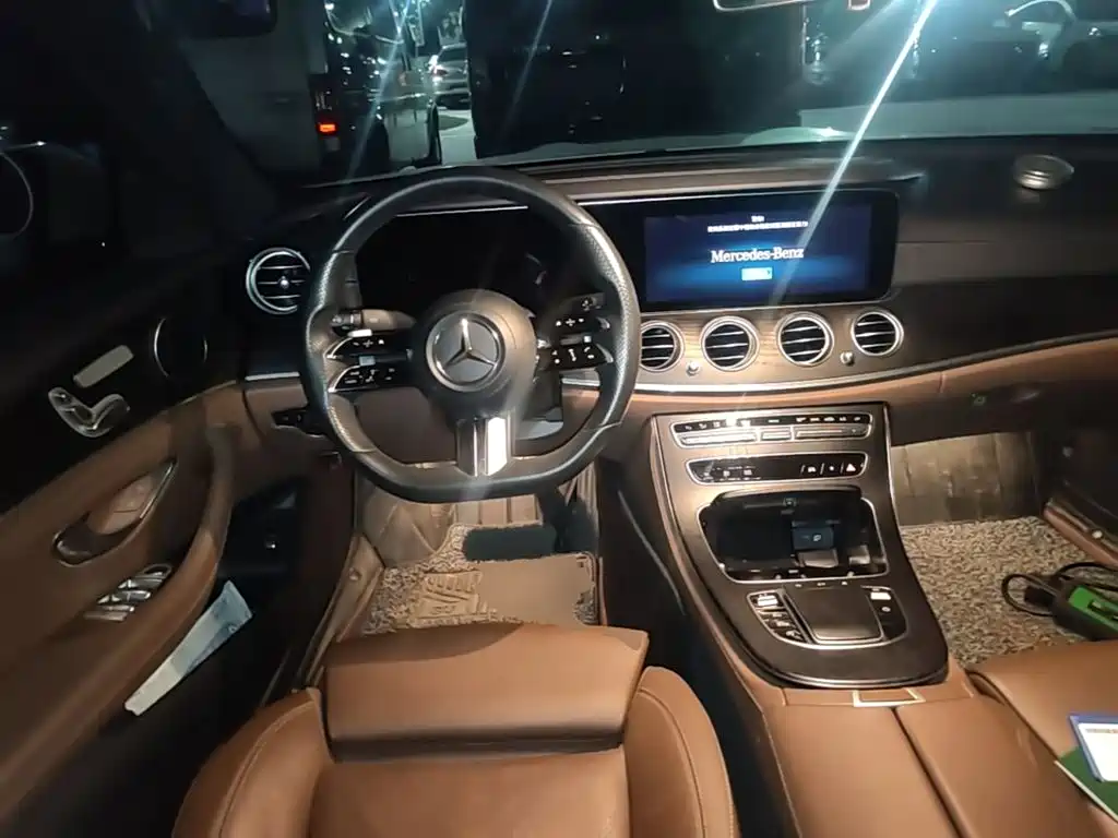 Mercedes-Benz E-Class — миниатюра 15