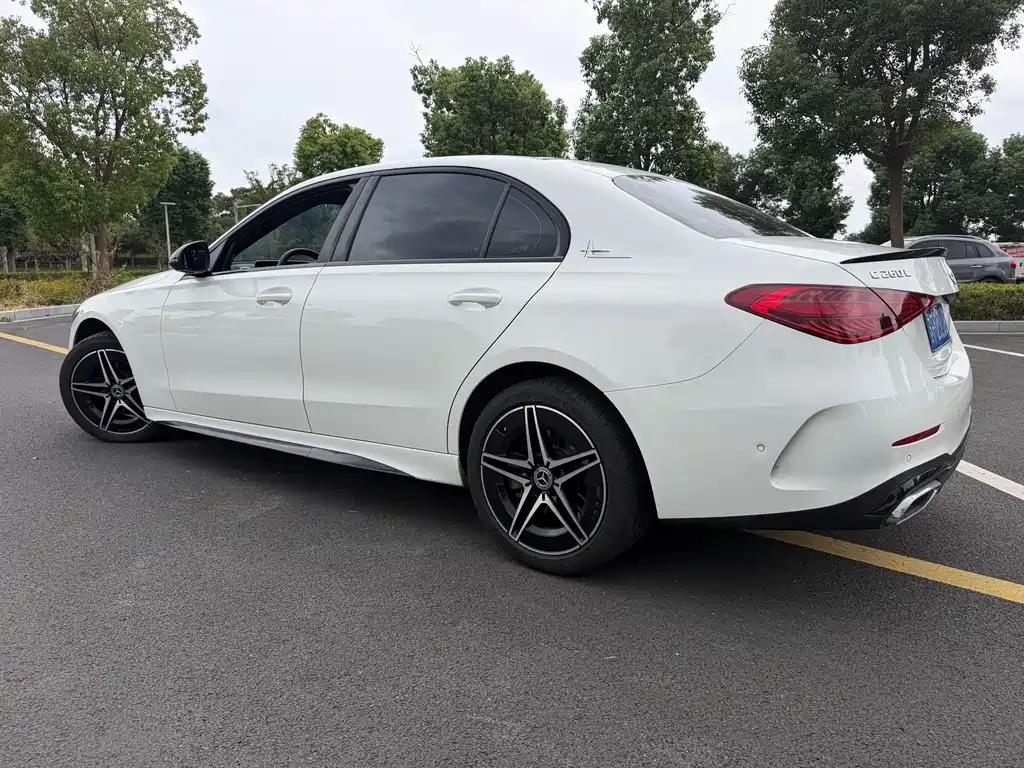 Mercedes-Benz C-Class — миниатюра 13