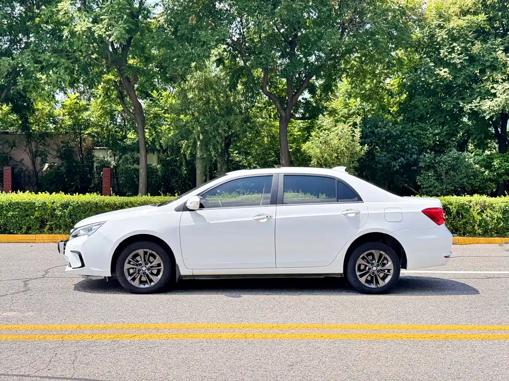 BYD Qin NEV — миниатюра 5