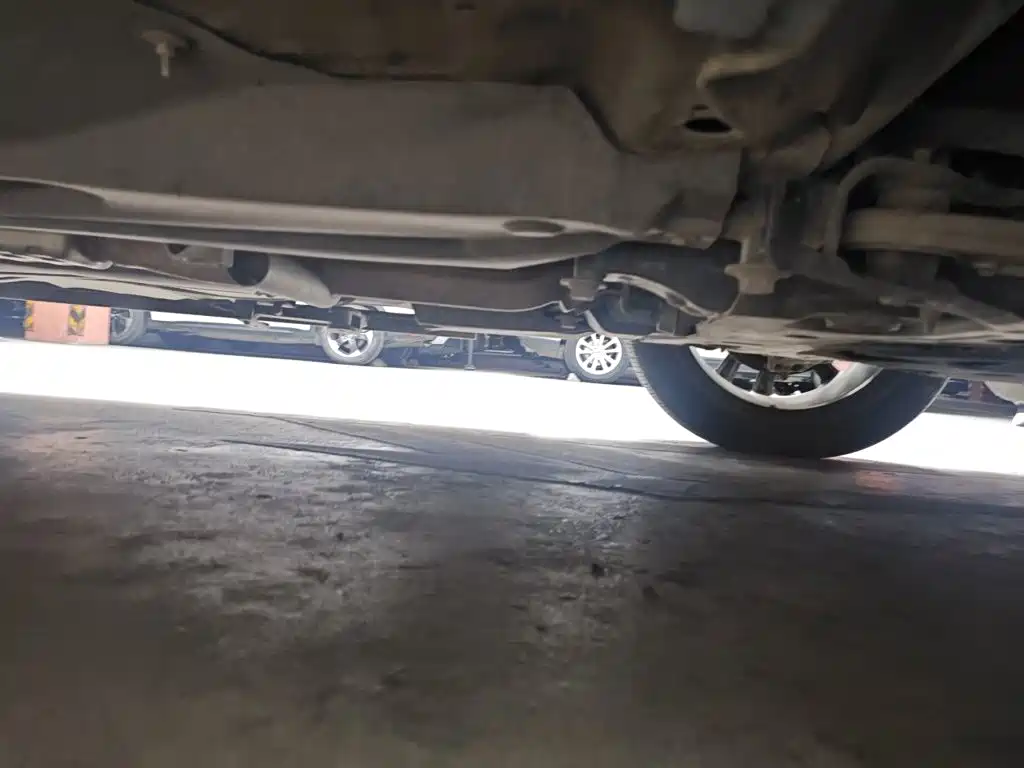 Jeep Grand Commander — миниатюра 16