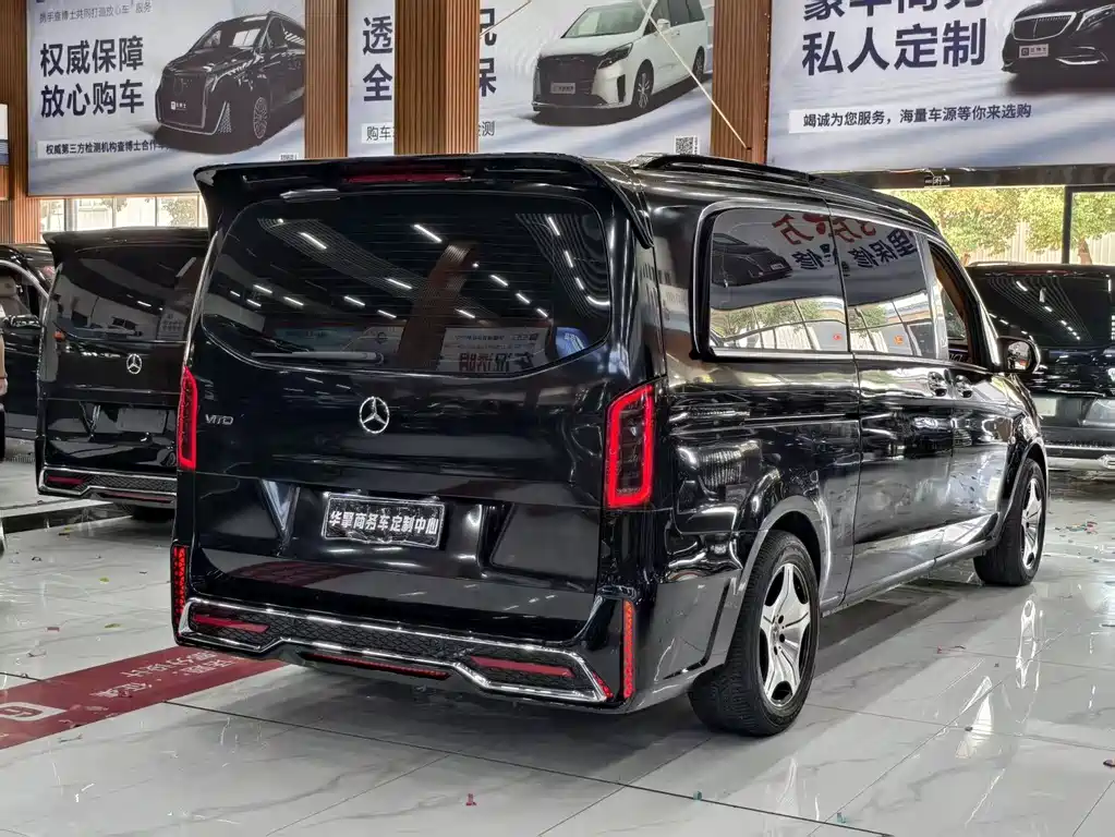 Mercedes-Benz Vito 2024 2.0T Elite 7 мест