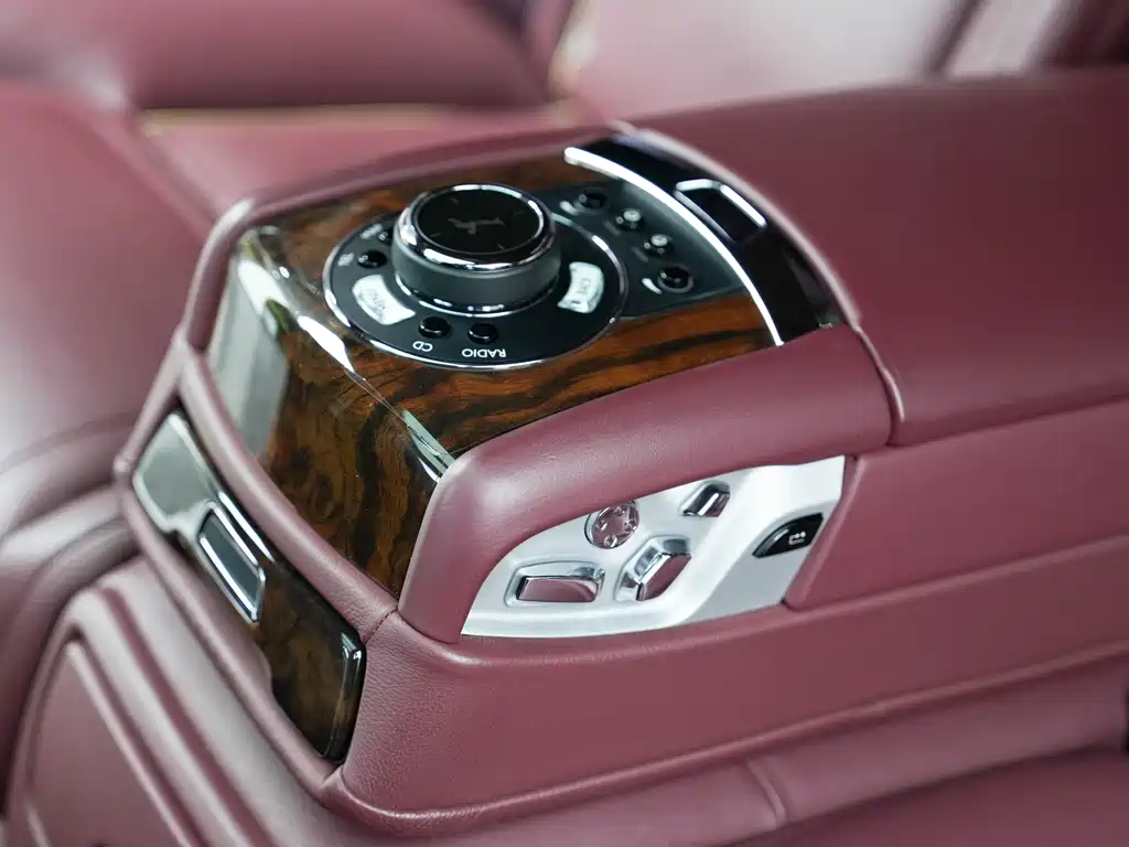 Rolls-Royce Ghost — миниатюра 30