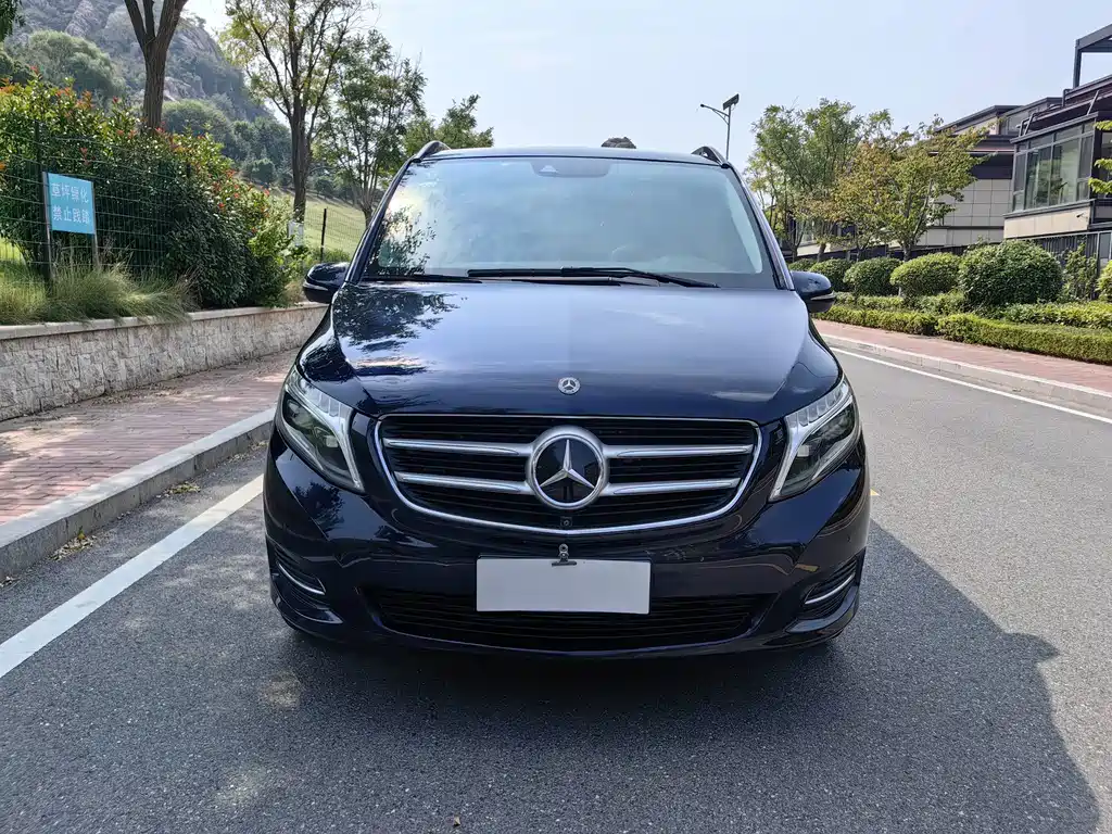 Mercedes-Benz V-Class — миниатюра 2