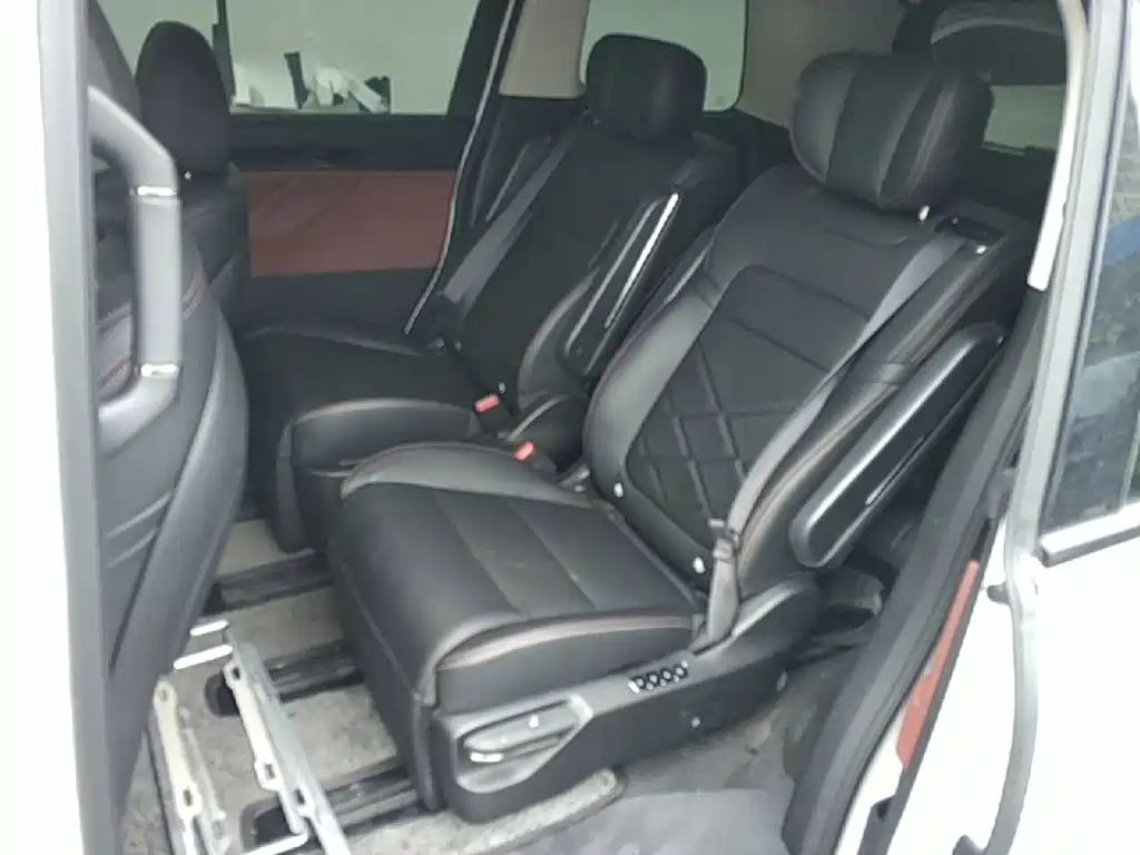 GAC Motor 传祺E8 PHEV — миниатюра 17