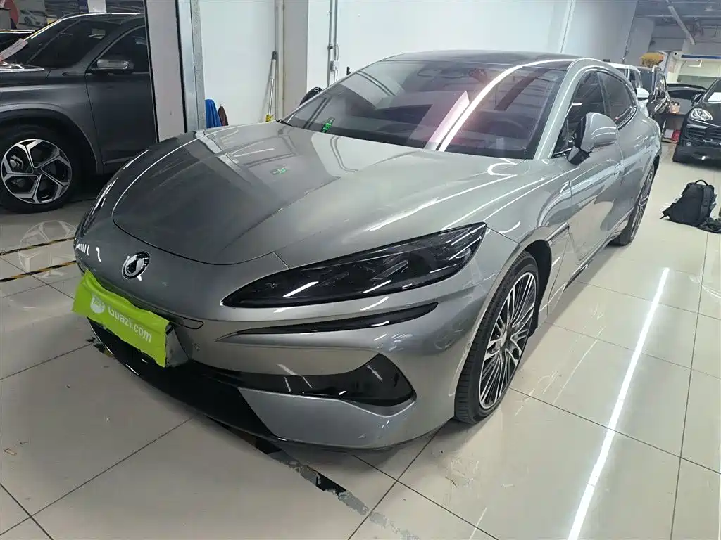 Denza Denza Z9GT 2025