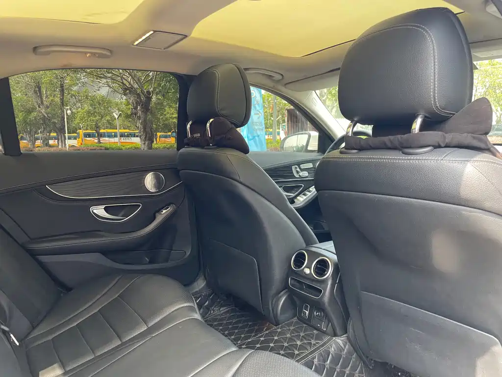 Mercedes-Benz C-Class — миниатюра 11
