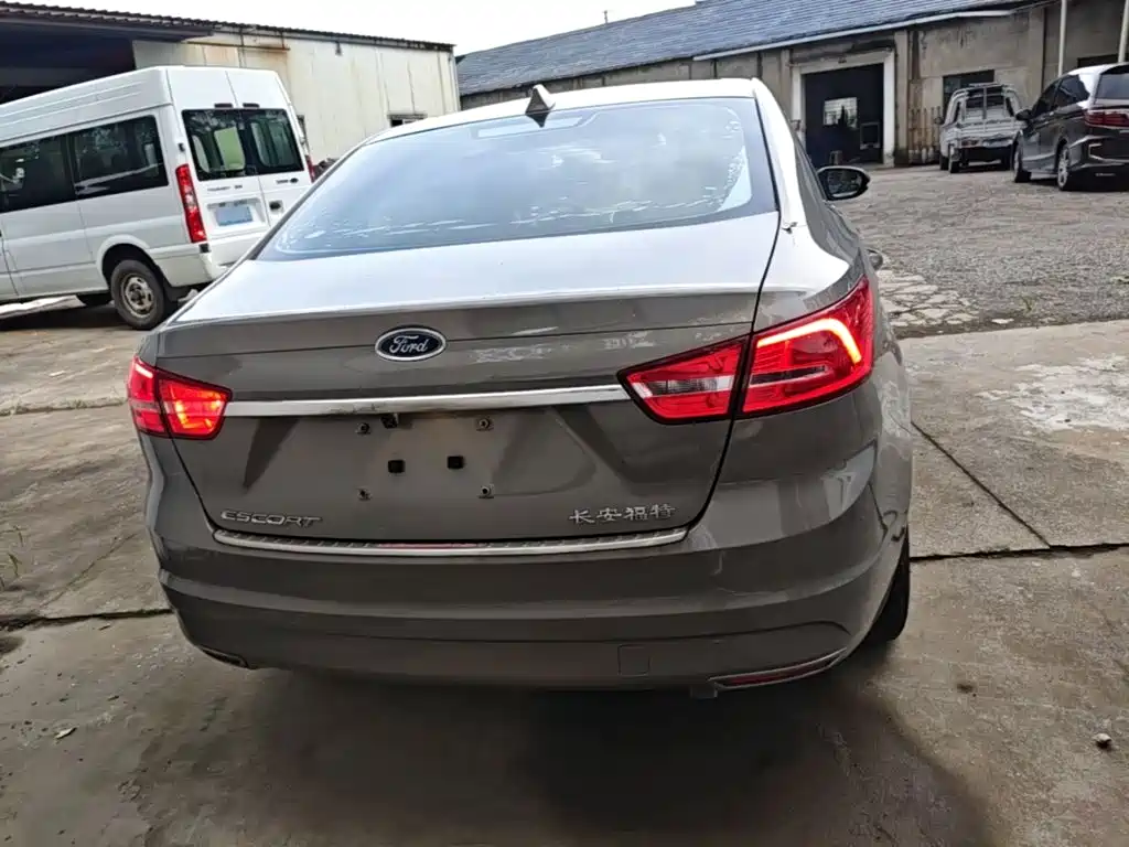 Ford Escort — миниатюра 6