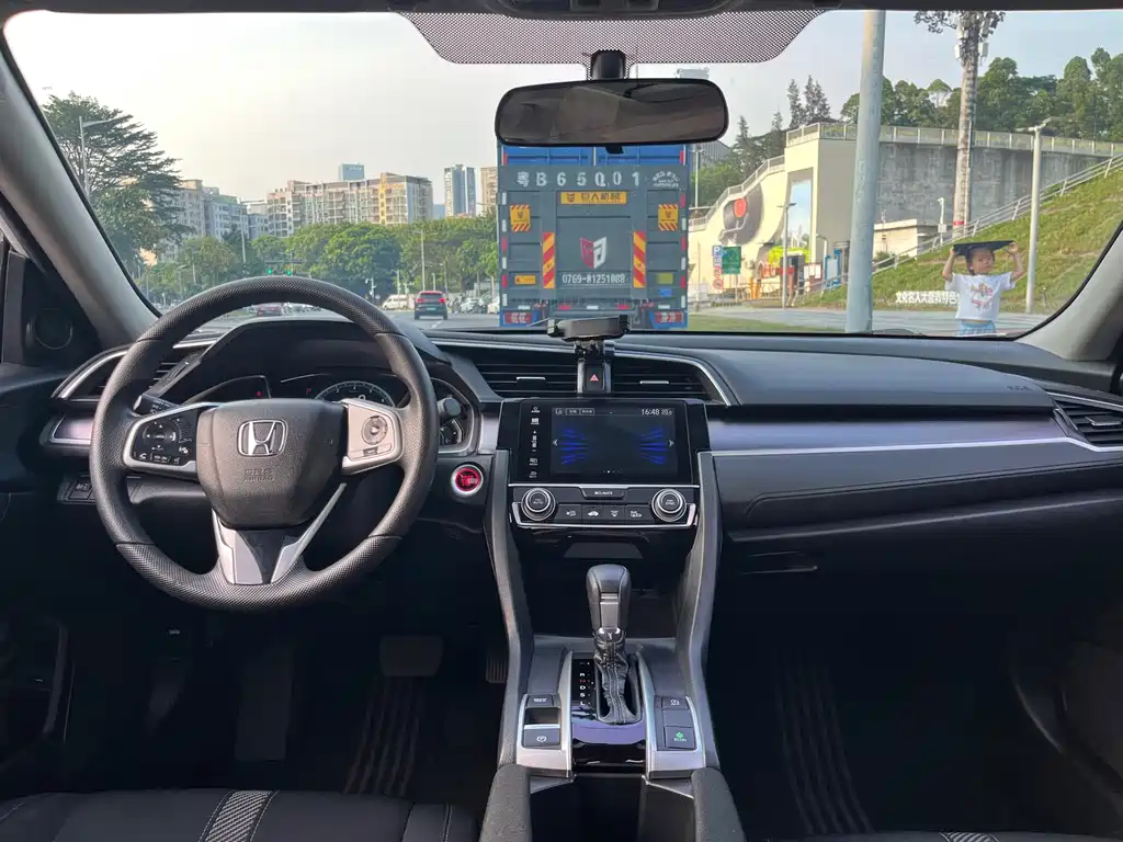 Honda Civic — миниатюра 8
