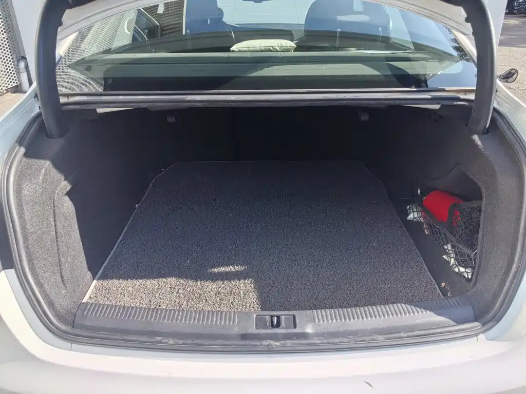 Audi A4L — миниатюра 10