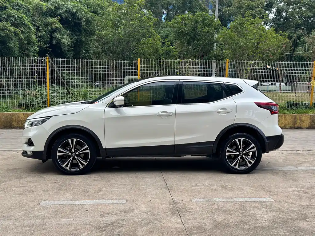 Nissan Qashqai — миниатюра 5