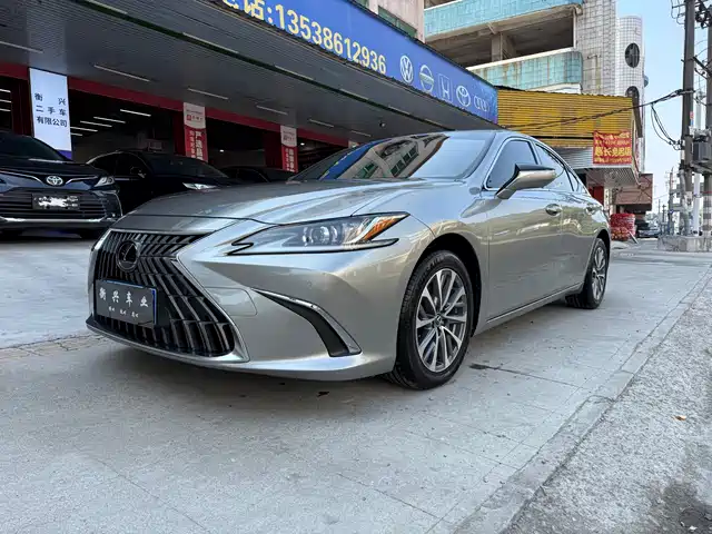 LEXUS ES 2022