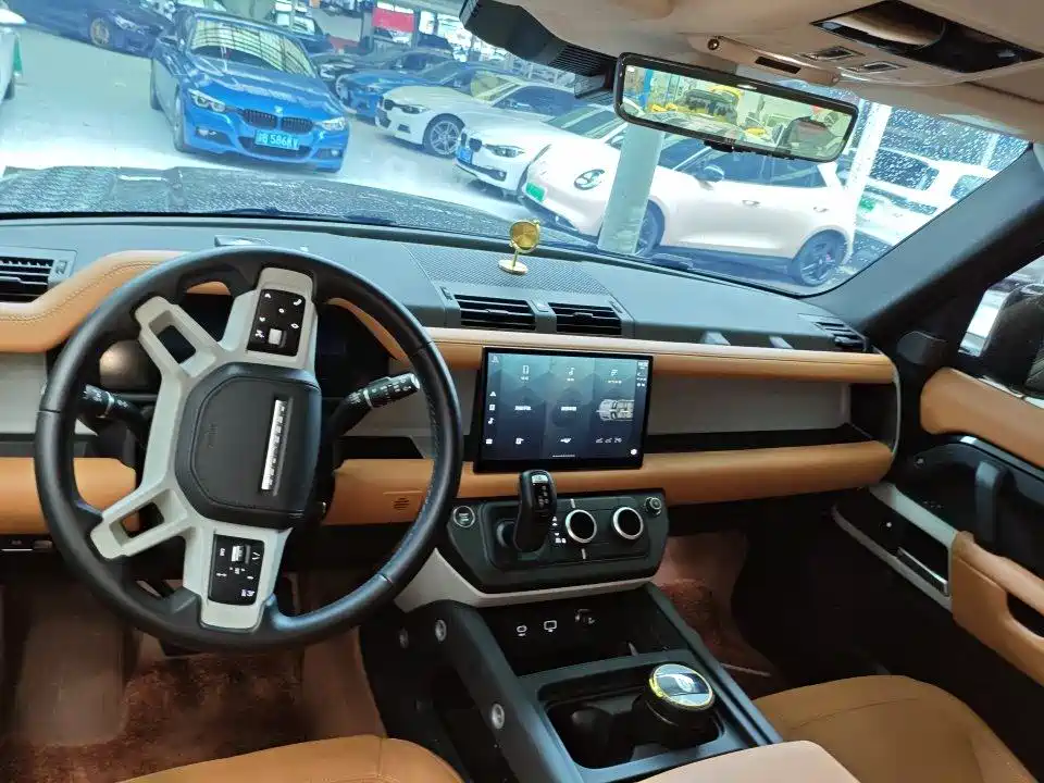 Land Rover Defender — миниатюра 9