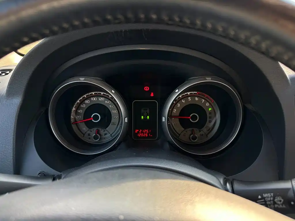 Mitsubishi Pajero (Import) — миниатюра 11