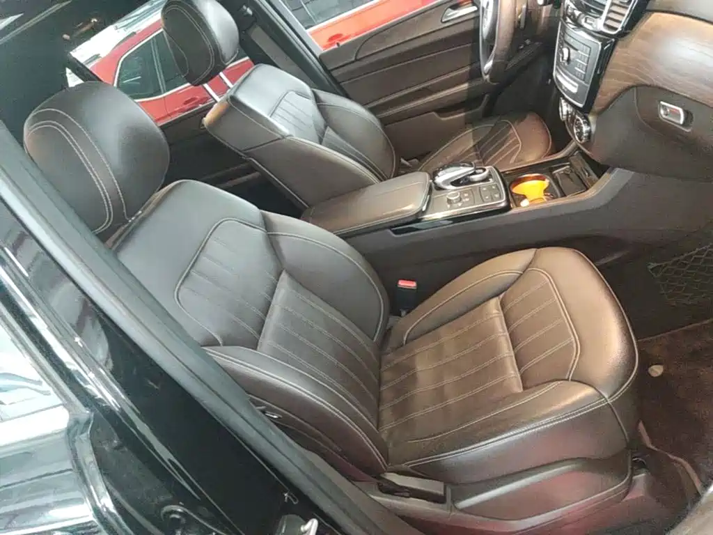 Mercedes-Benz GLE (Import) — миниатюра 25