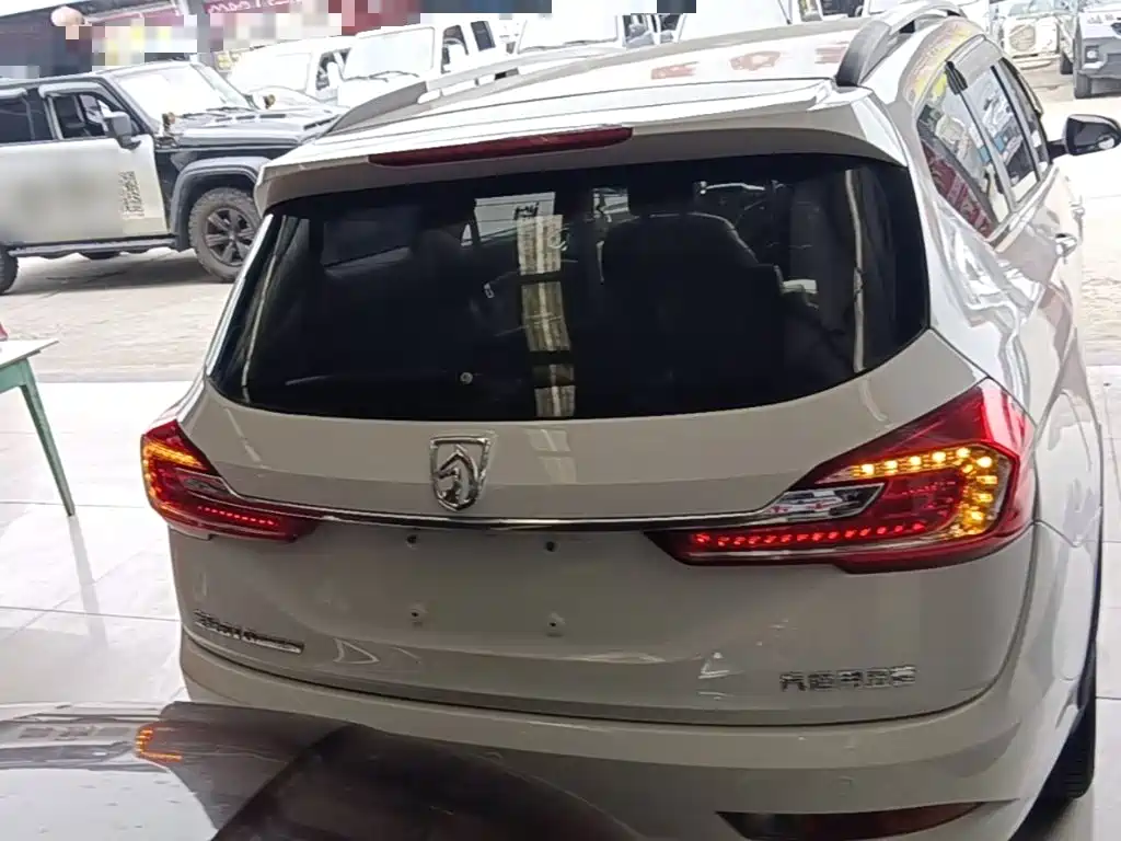 Baojun 310W — миниатюра 6
