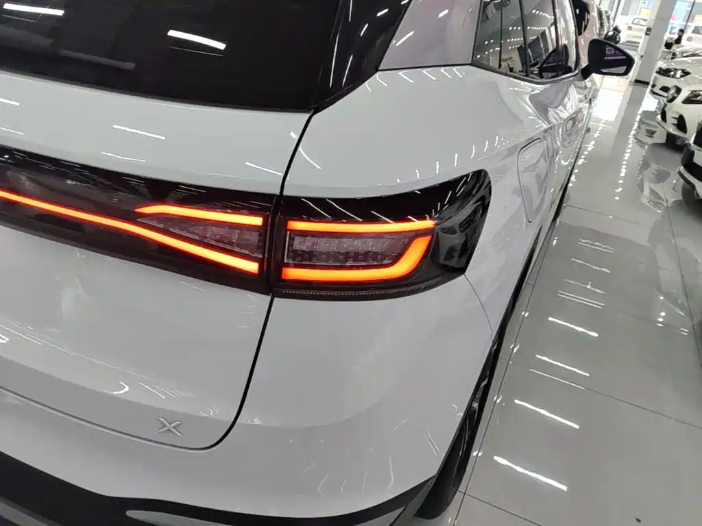 Volkswagen ID.4 X — миниатюра 8
