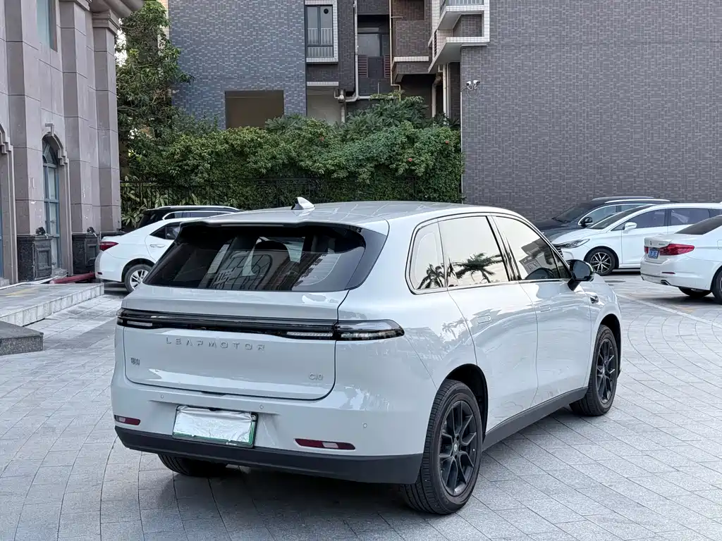 Leapmotor Leapmotor C10 — миниатюра 9