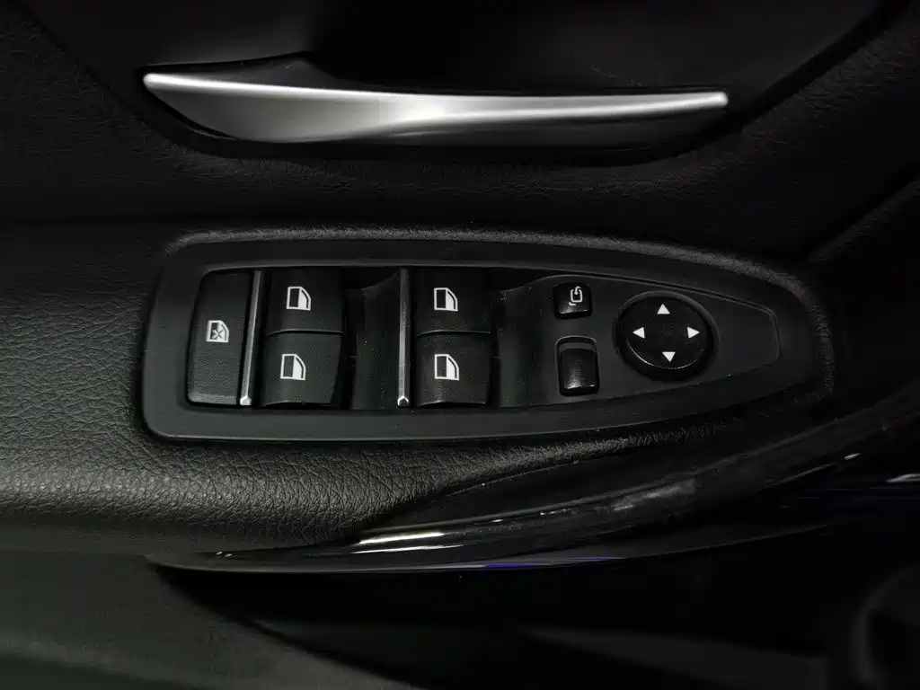 BMW 3 Series — миниатюра 9