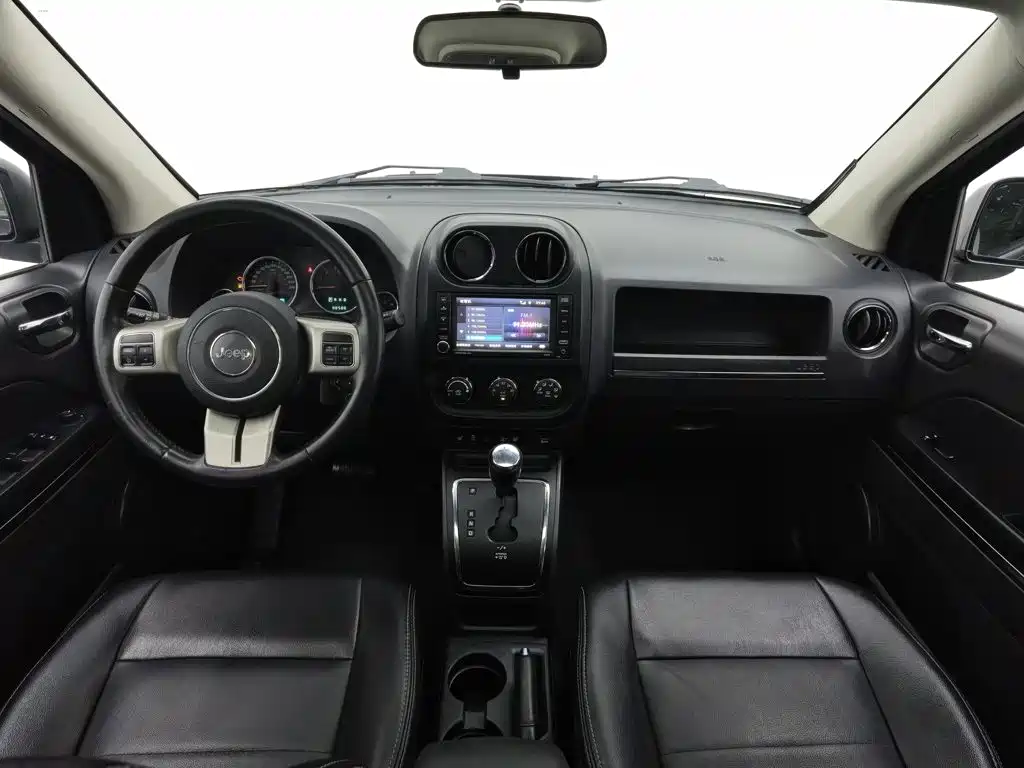 Jeep Compass (Import) — миниатюра 5