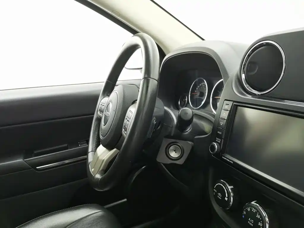 Jeep Compass (Import) — миниатюра 22