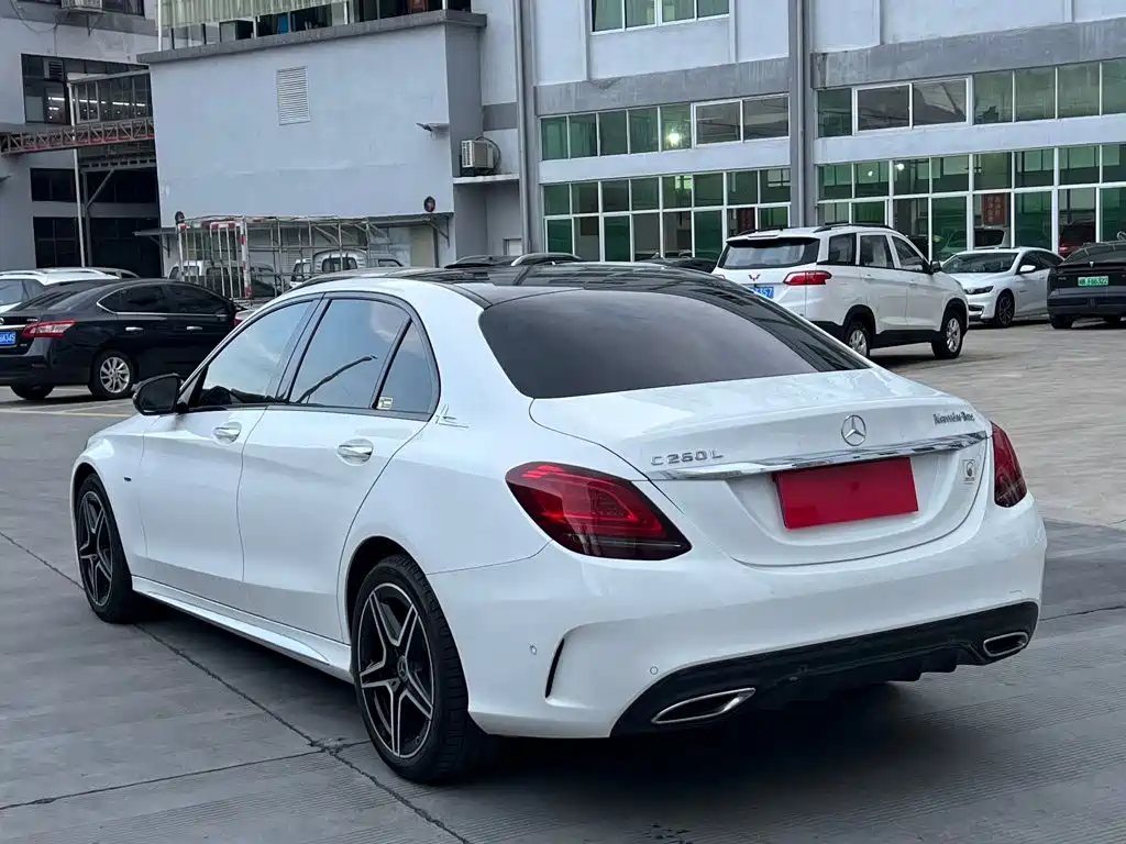 Mercedes-Benz C-Class — миниатюра 5
