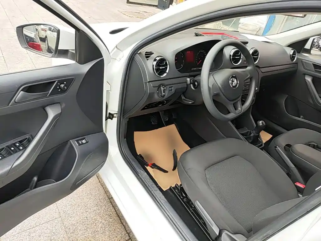 Volkswagen Jetta — миниатюра 16