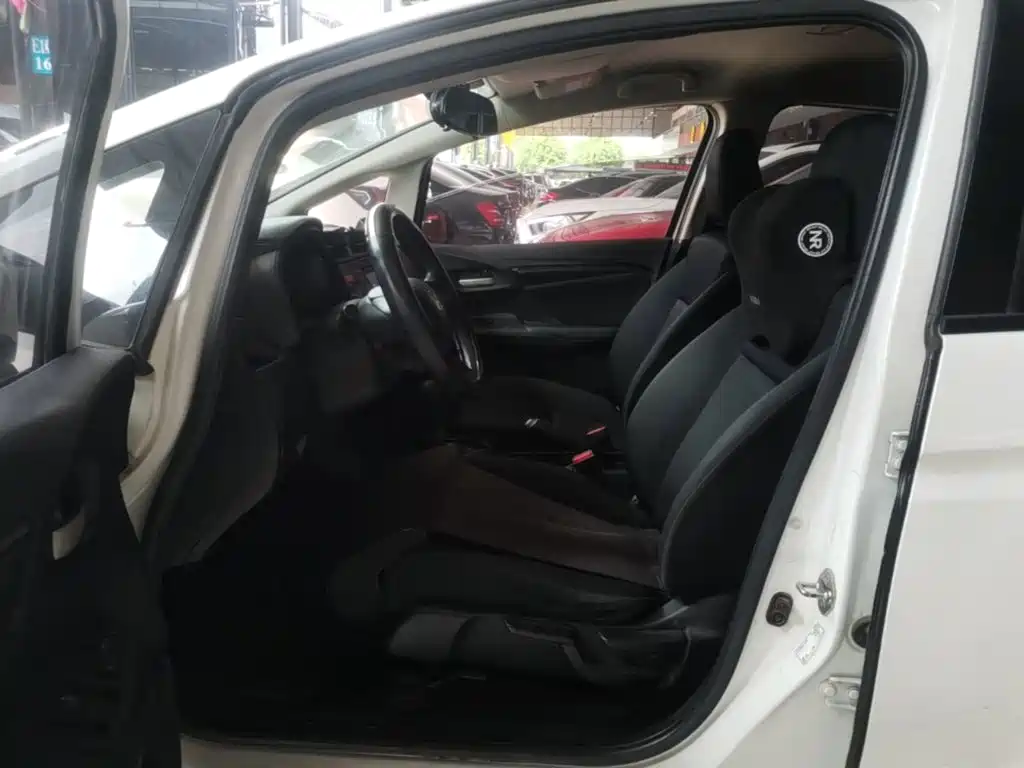Honda Fit — миниатюра 15