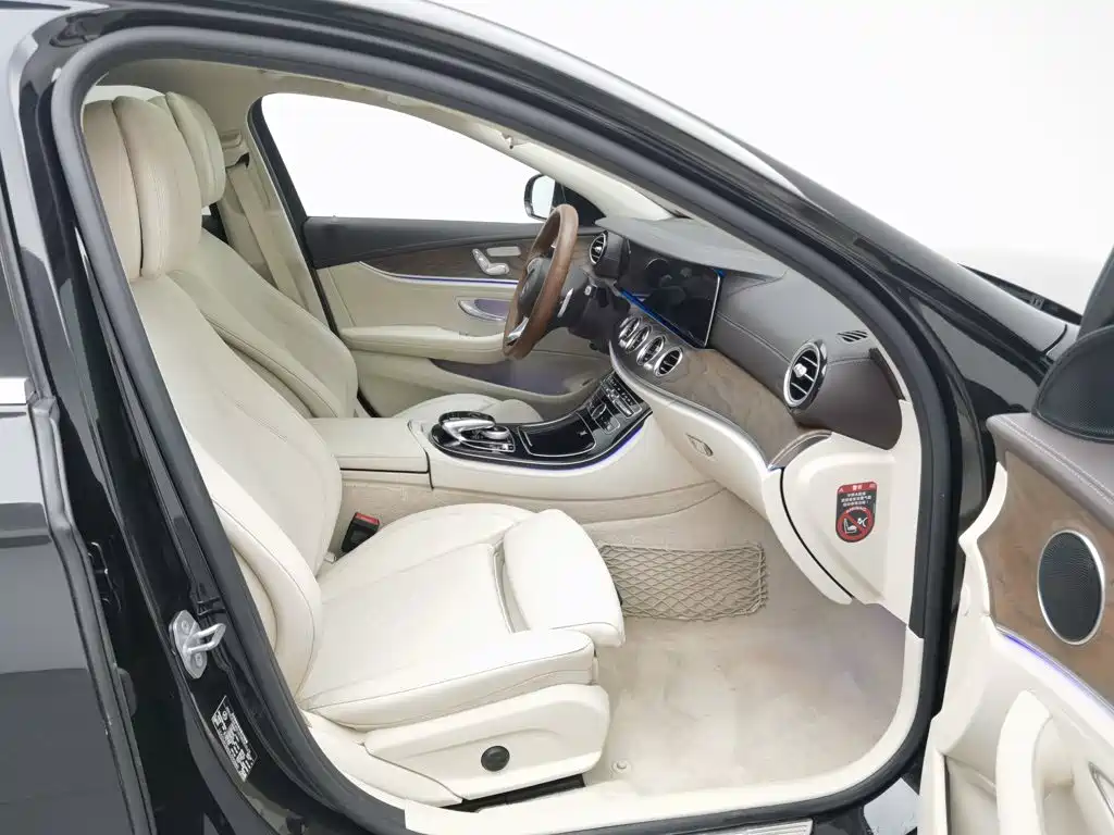 Mercedes-Benz E-Class — миниатюра 23