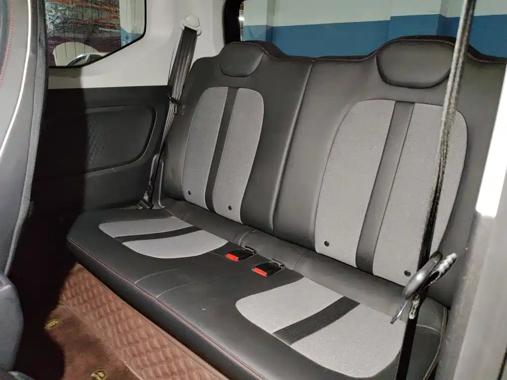 Wuling MINIEV — миниатюра 13