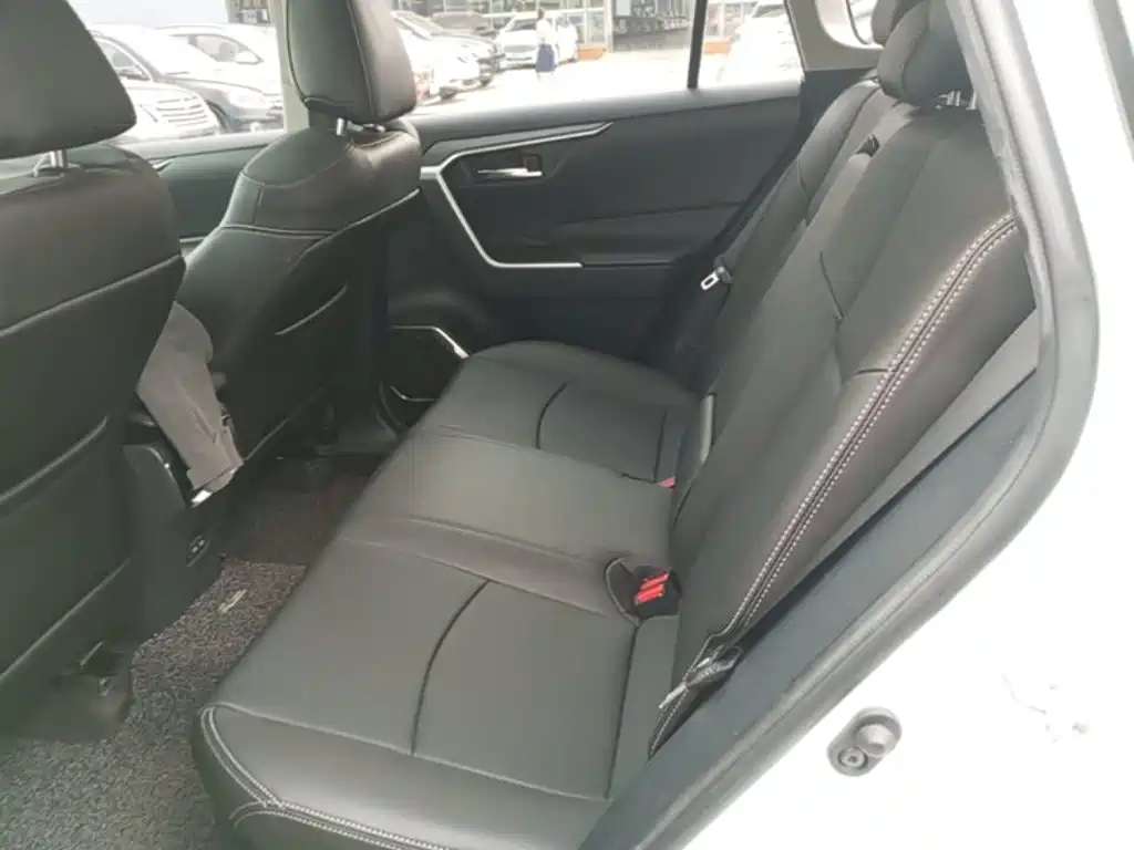 Toyota RAV4 — миниатюра 17