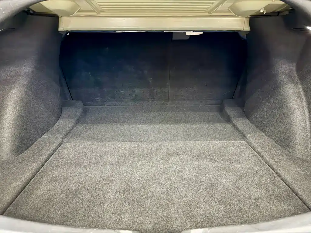 Tesla Model 3 — миниатюра 5