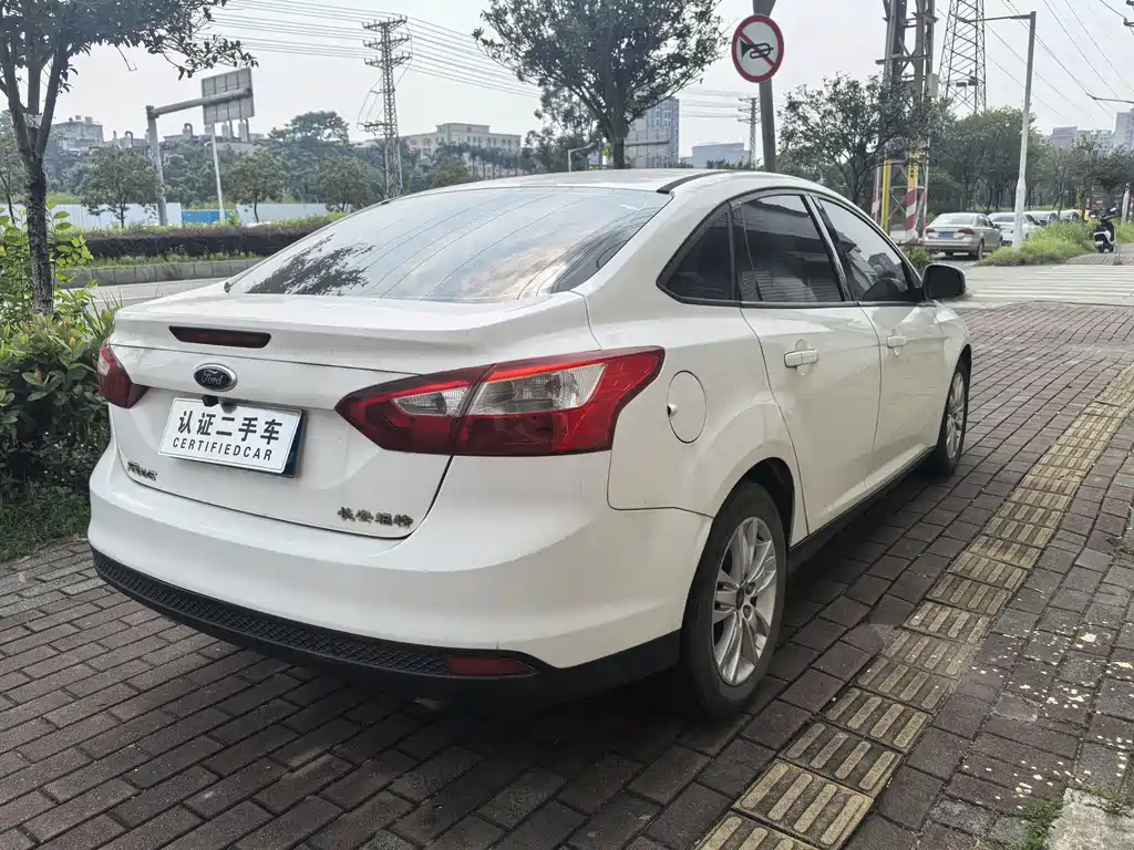 Ford Focus — миниатюра 7