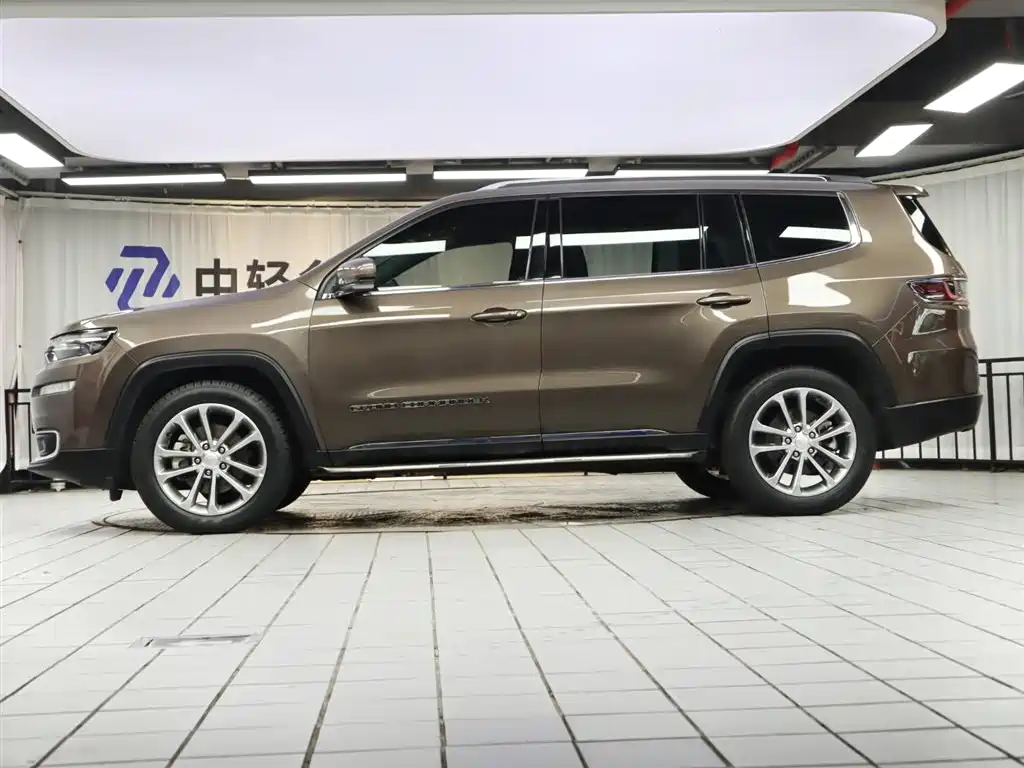 JEEP GRAND COMMANDER