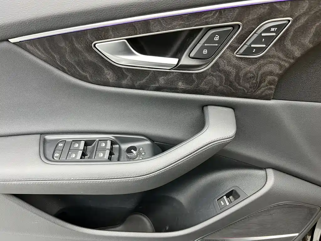 Audi Q8 2024 55 TFSI Luxury