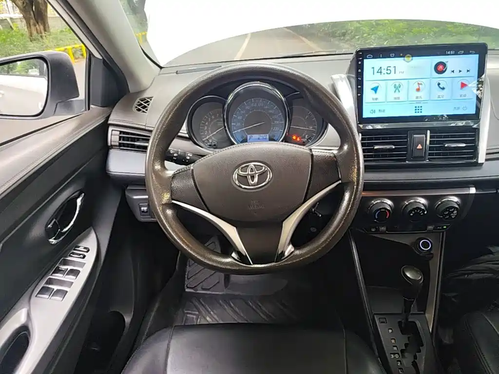 Toyota Yaris L — миниатюра 11