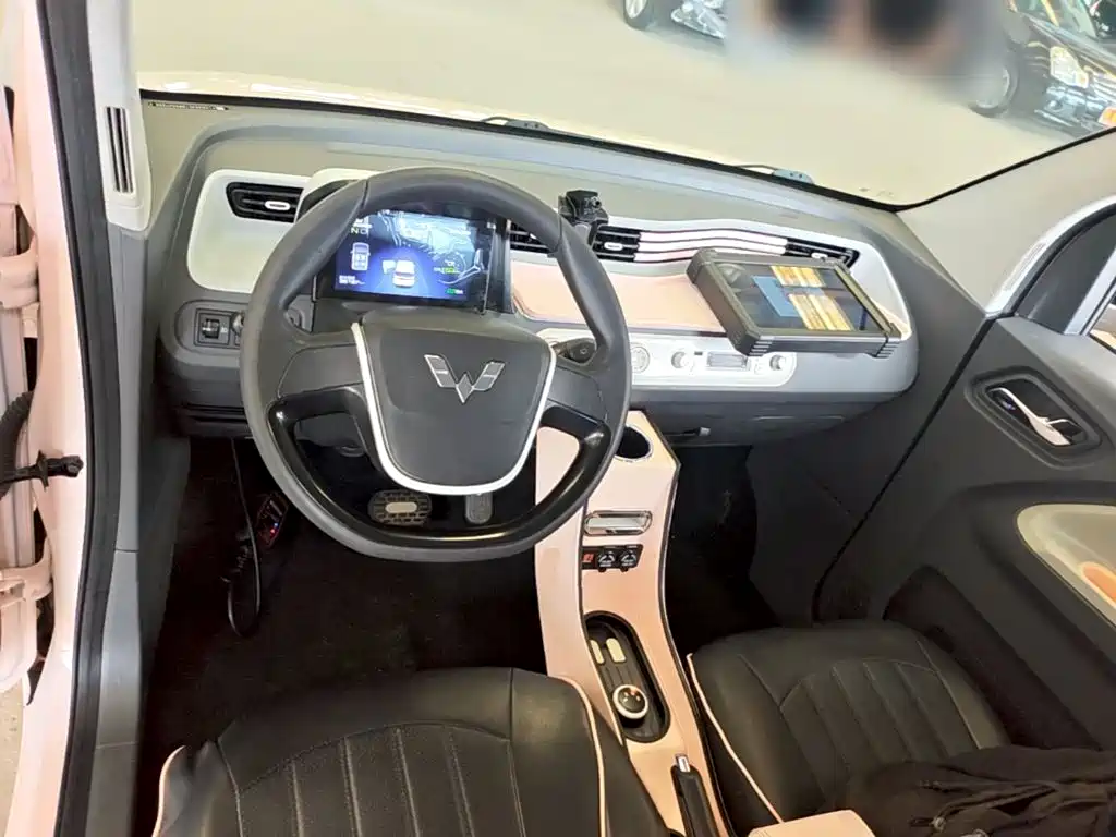 Wuling MINIEV — миниатюра 10