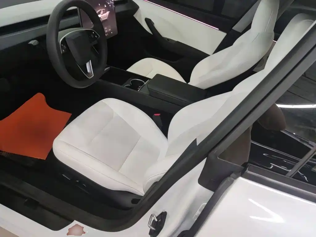 Tesla Model 3 — миниатюра 15