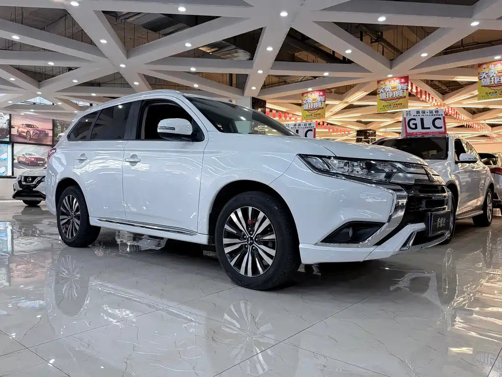 Mitsubishi Outlander — миниатюра 3