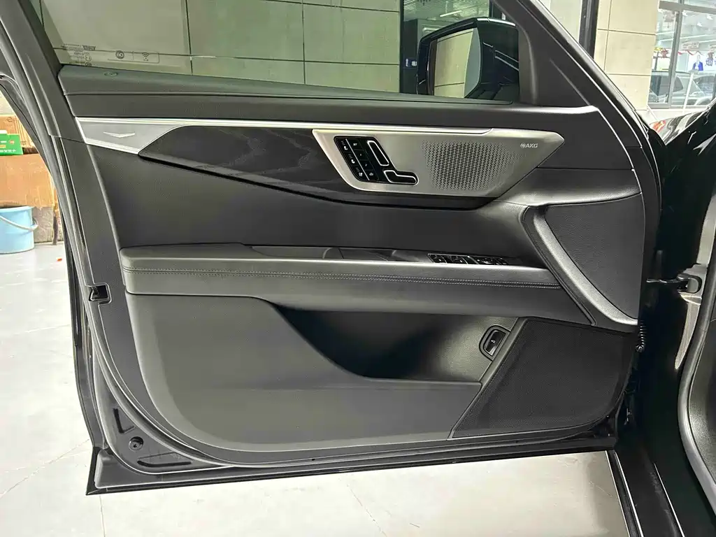 Cadillac CT6 — миниатюра 10
