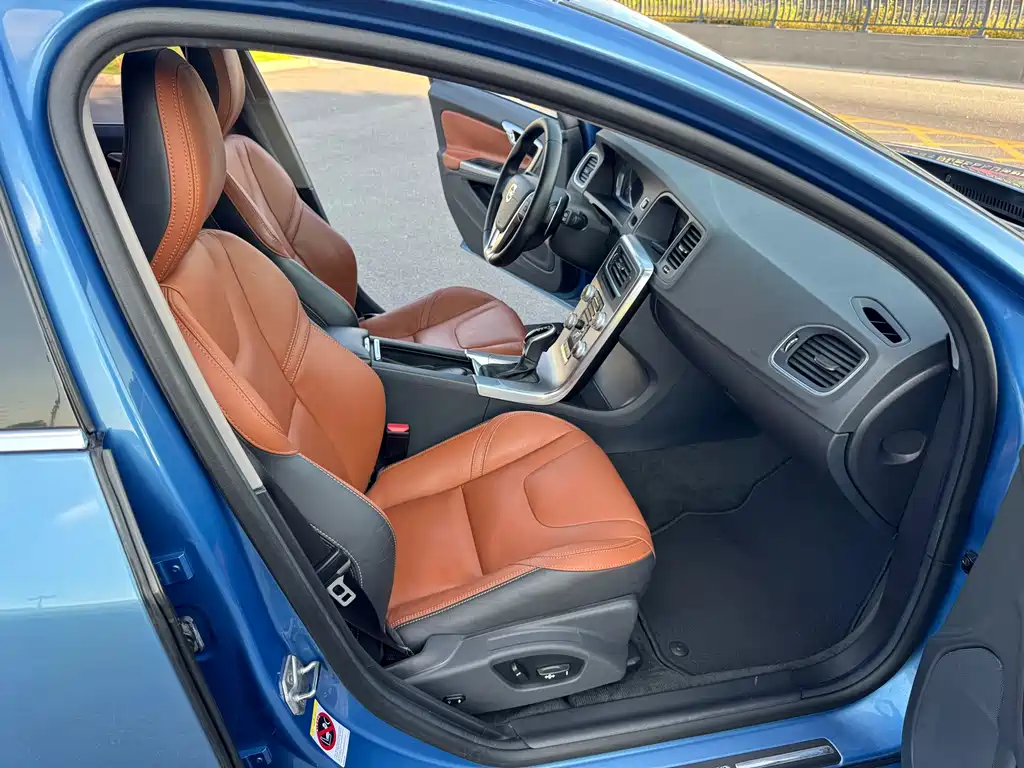 Volvo V60 — миниатюра 16