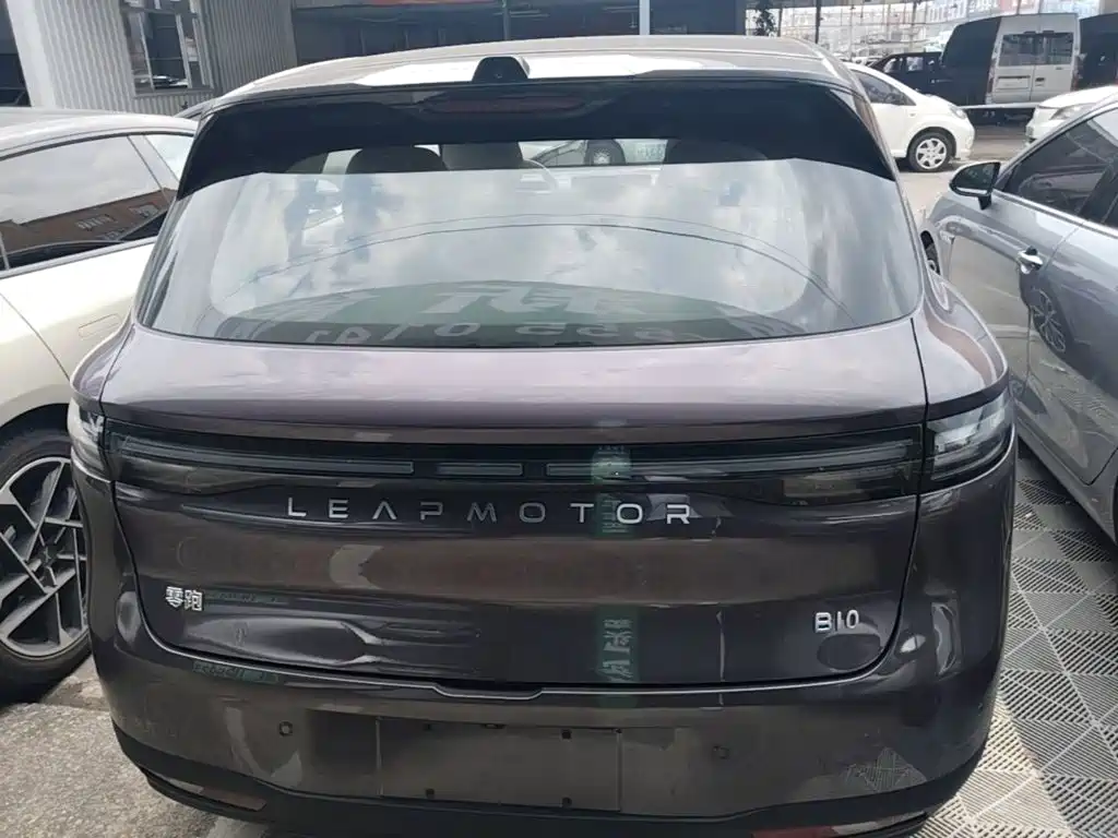 Leapmotor Leapmotor B10 — миниатюра 6