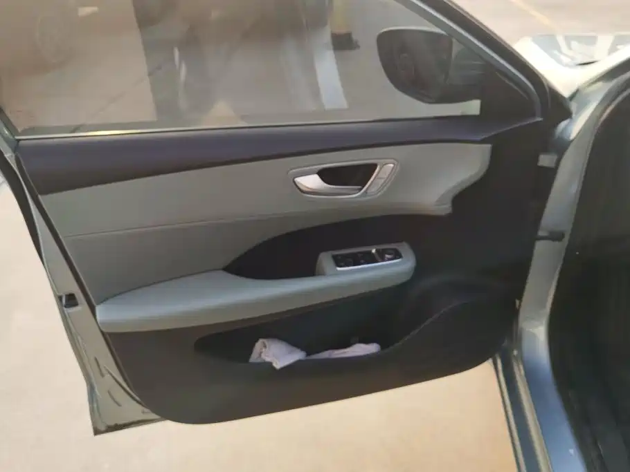 Roewe D6 — миниатюра 7