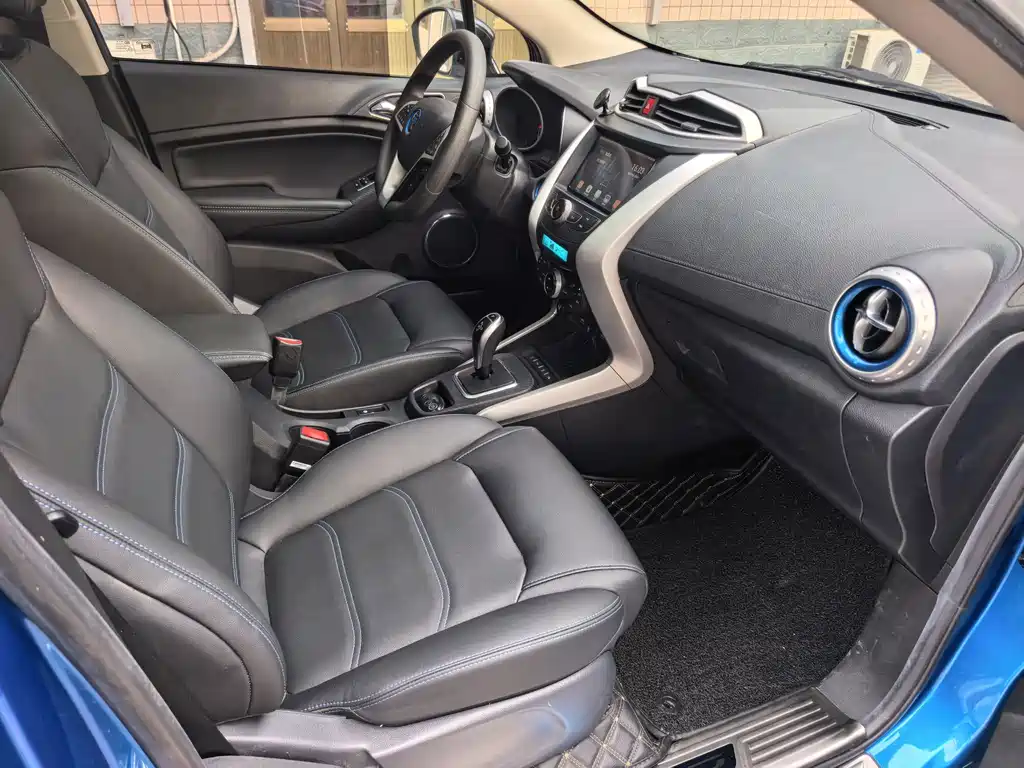 BYD Yuan EV — миниатюра 8