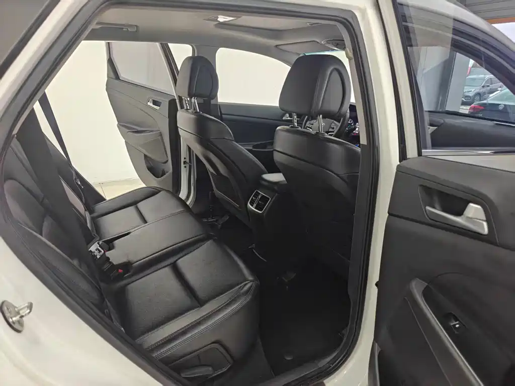 Hyundai Tucson — миниатюра 14