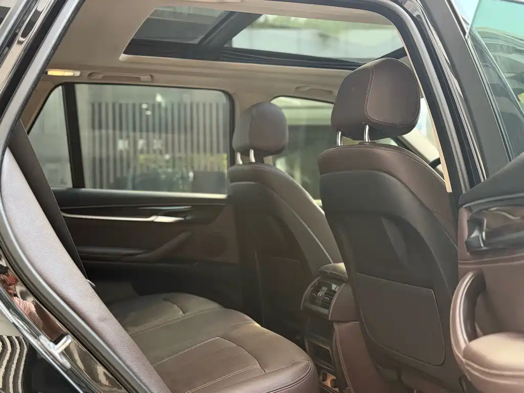 BMW X5 (Import) — миниатюра 6