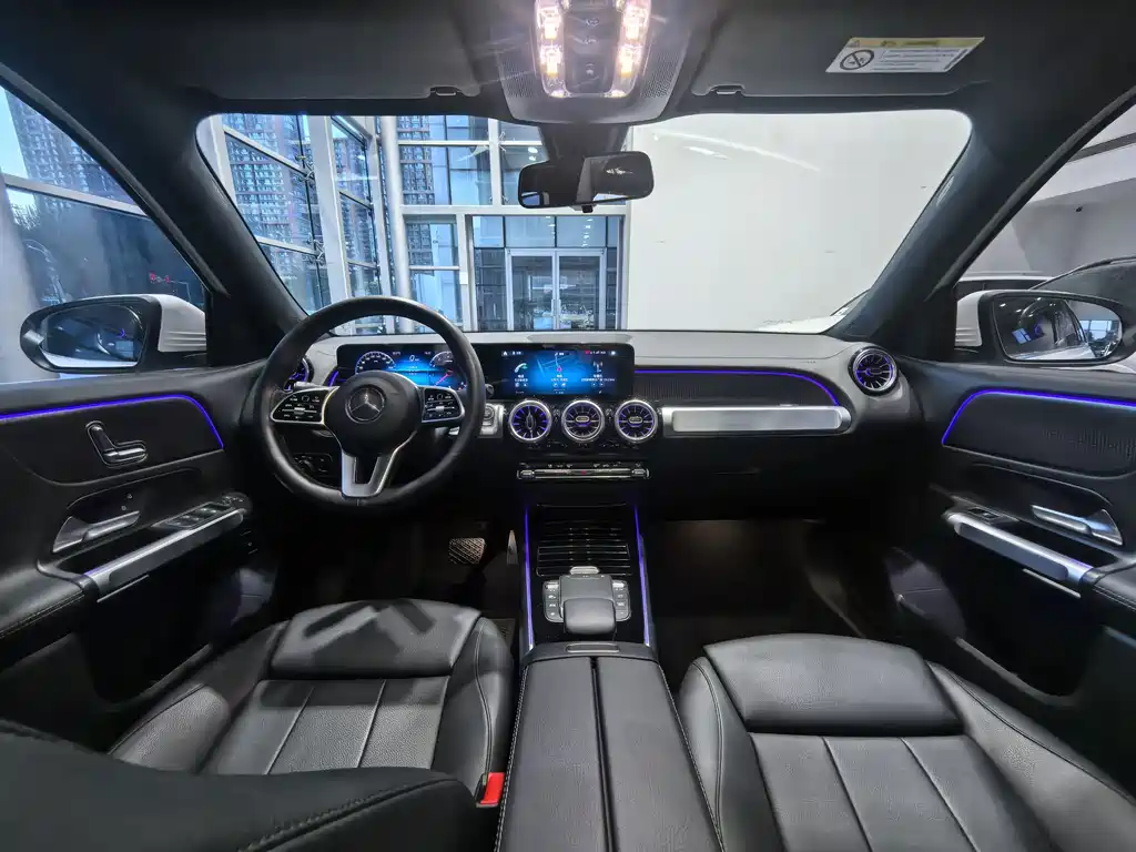 Mercedes-Benz GLB — миниатюра 11