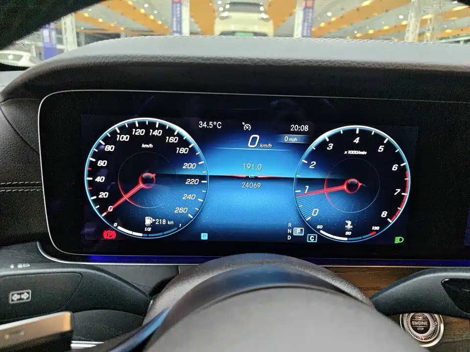 Mercedes-Benz E-Class — миниатюра 3